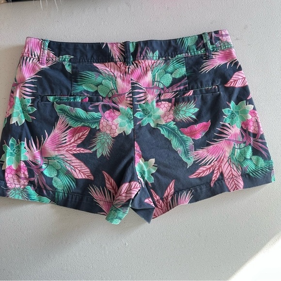 Gap tropical women’s shorts - Picture 3 of 10